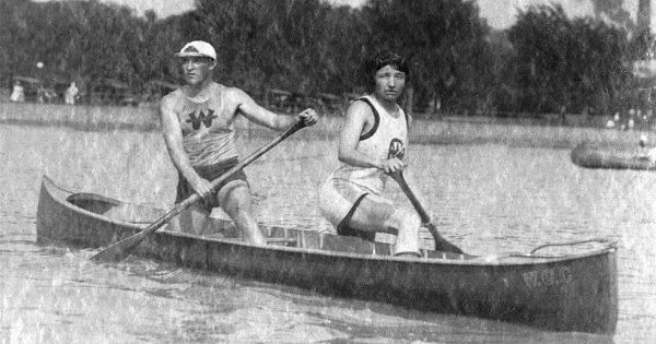 Women's Canoe is Nothing New - 1921 Elizabeth Smith (USA)
